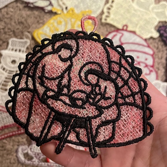 18 Holiday Patches - Picture 4 of 5